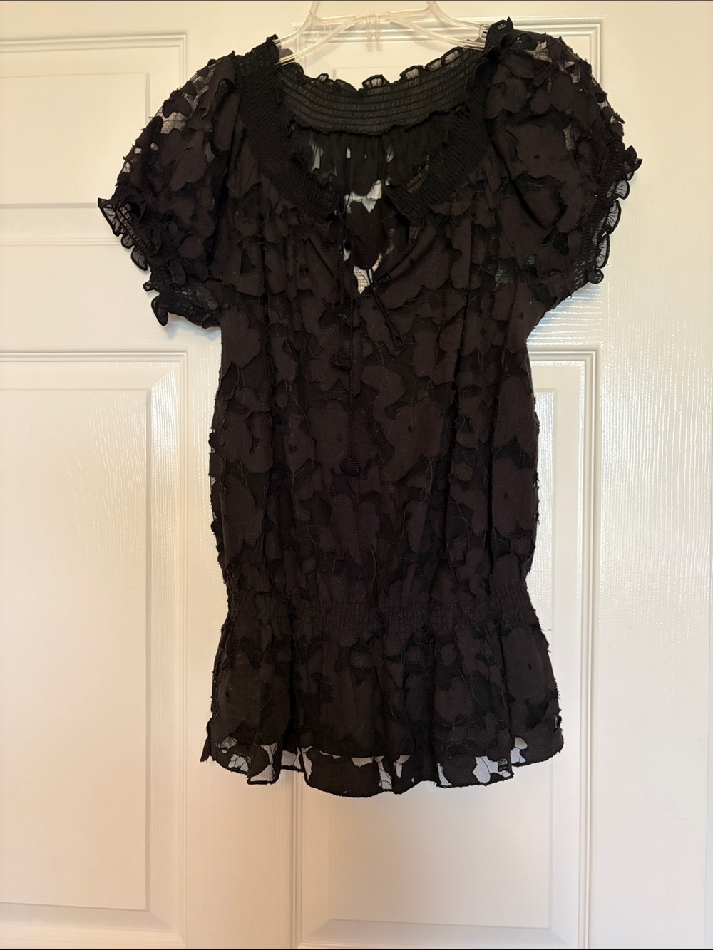 Willi Smith Black Textured Ruffle Short-Sleeve Blouse
